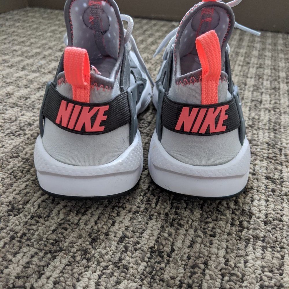 Nike Huarache - Picture 4 of 5